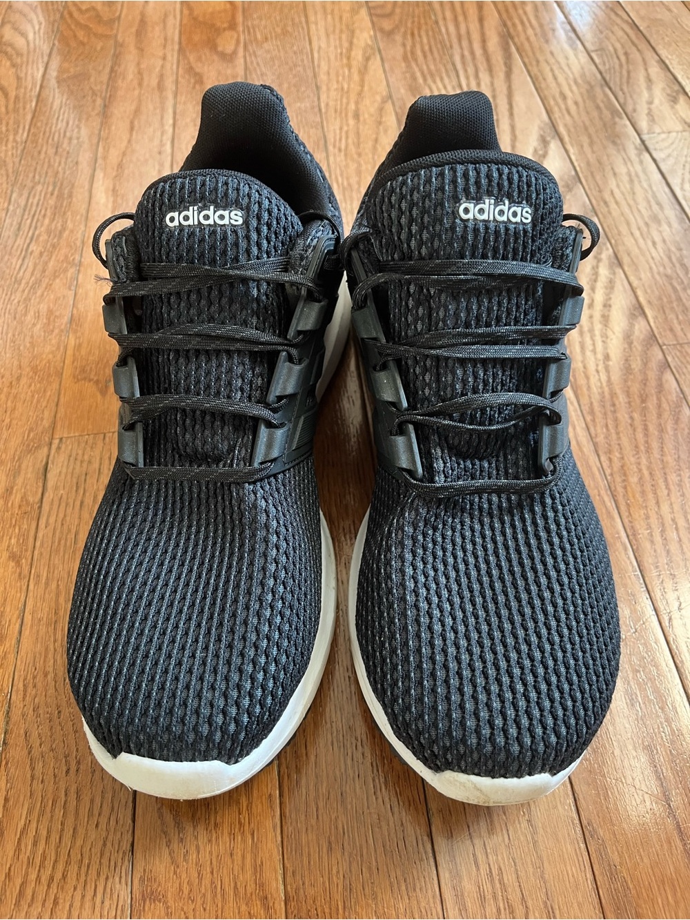 Men’s Adidas Ultimashow running shoes